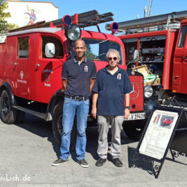 Treffen alter Feuerwehr Fahrzeug in Grünberg